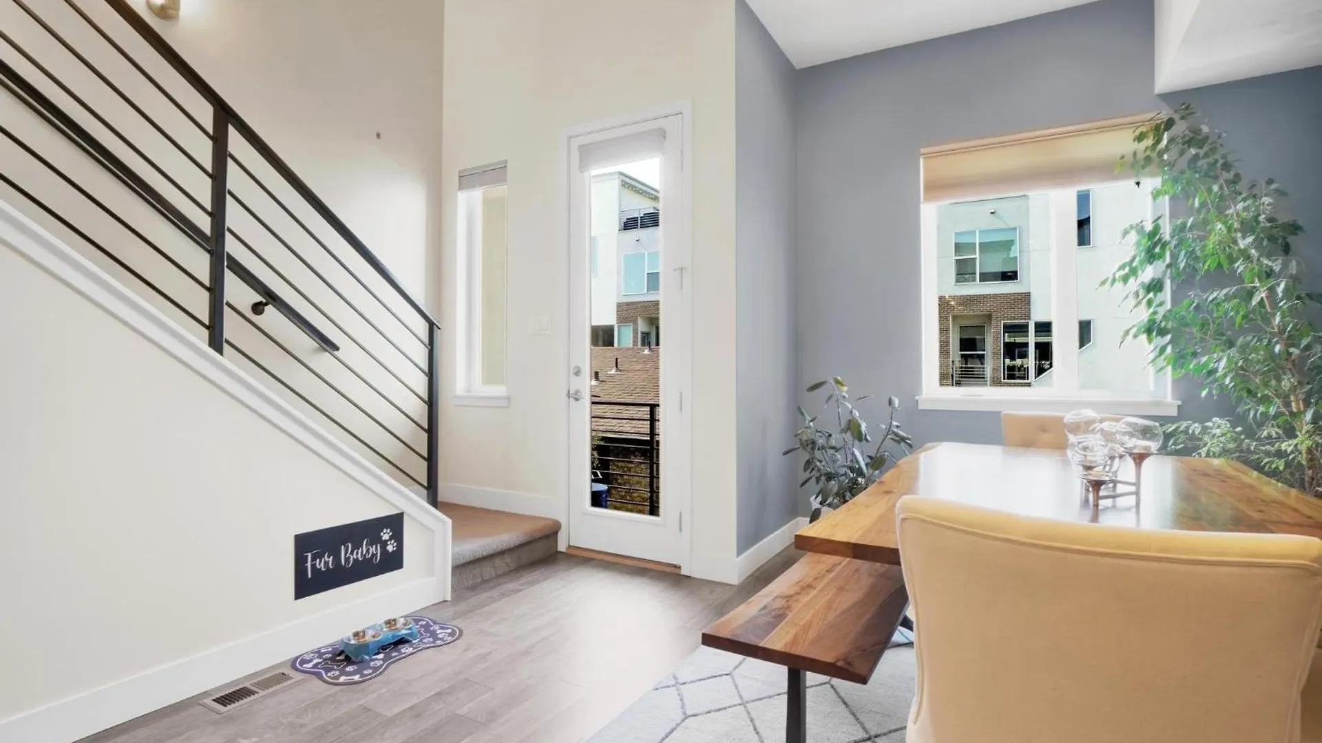 Chic Townhouse Steps From Empower Field! Apartment Denver 0*,