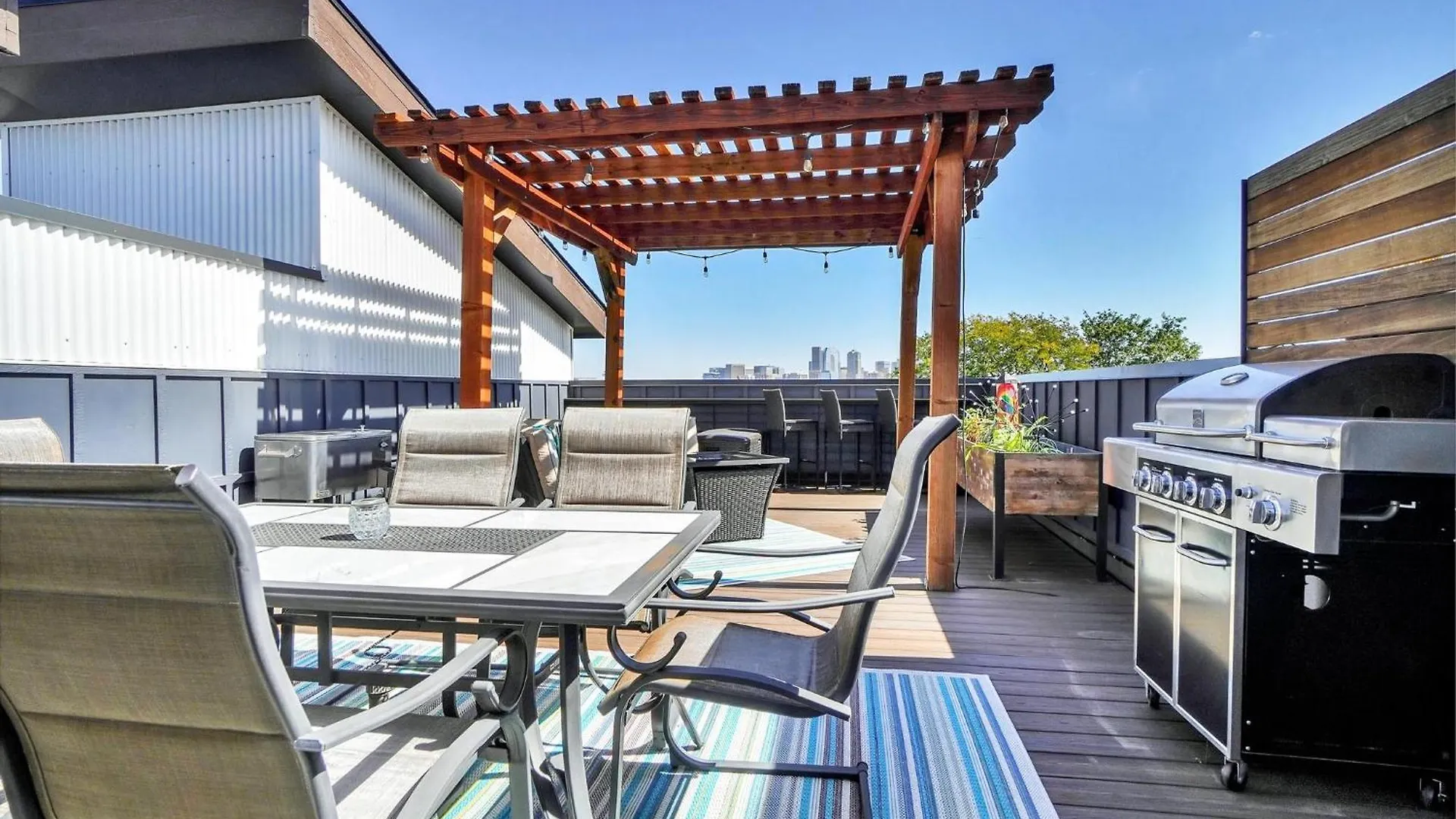 Chic Townhouse Steps From Empower Field! Apartment Denver 0*,  United States