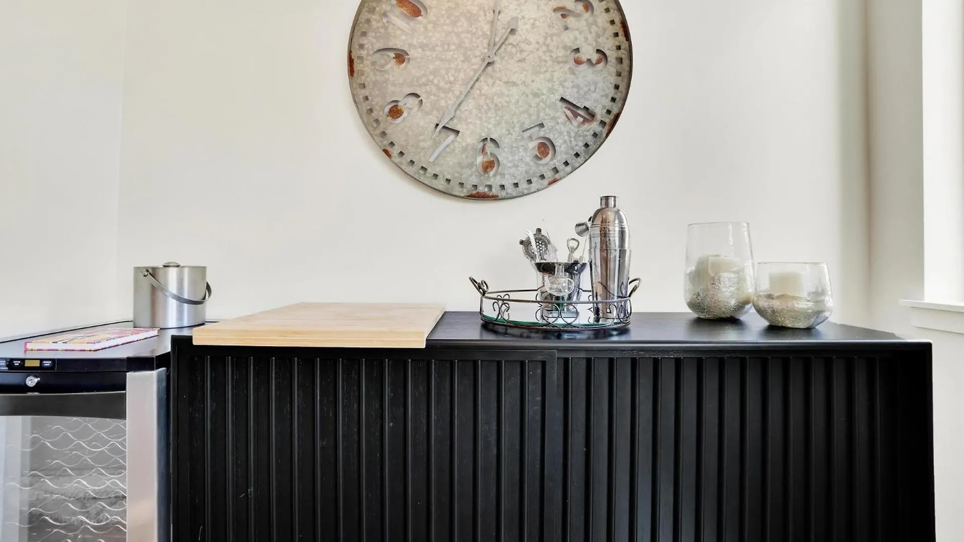Chic Townhouse Steps From Empower Field! Apartment Denver