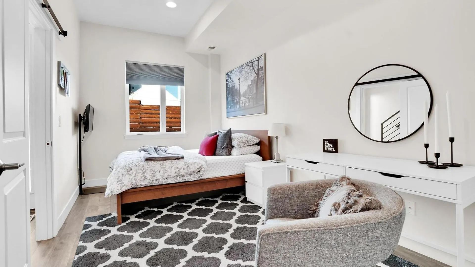 Chic Townhouse Steps From Empower Field! Apartment Denver United States